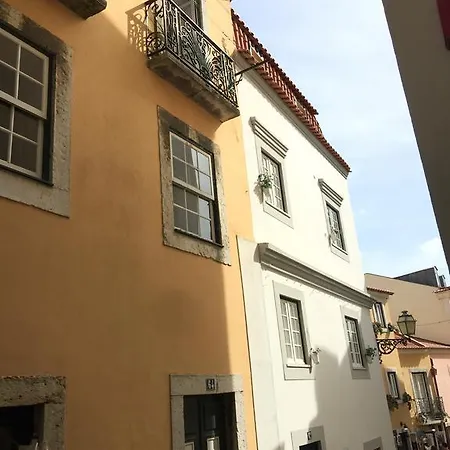 Chic Castle House * Lisbon