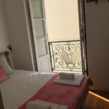 Chic Castle House Apartment Lisbon